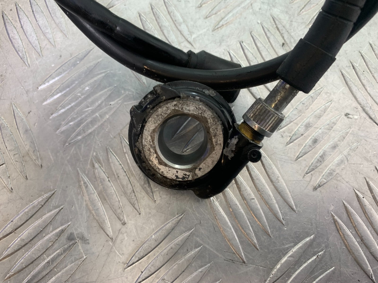 YAMAHA XJR1300 XJR 1300 SPEEDO DRIVE AND CABLE   YEAR  1999-2003 (CMB1119)