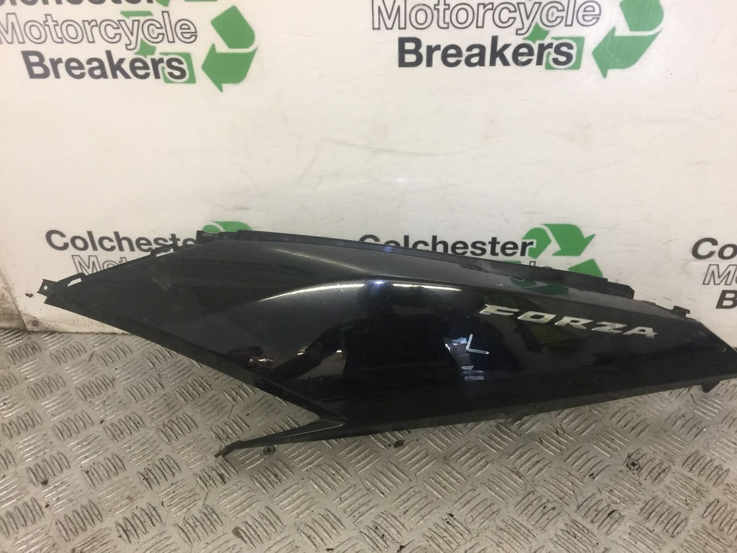 HONDA FORZA 125 LEFT SEAT PANEL YEAR 2015 (STOCK 620)