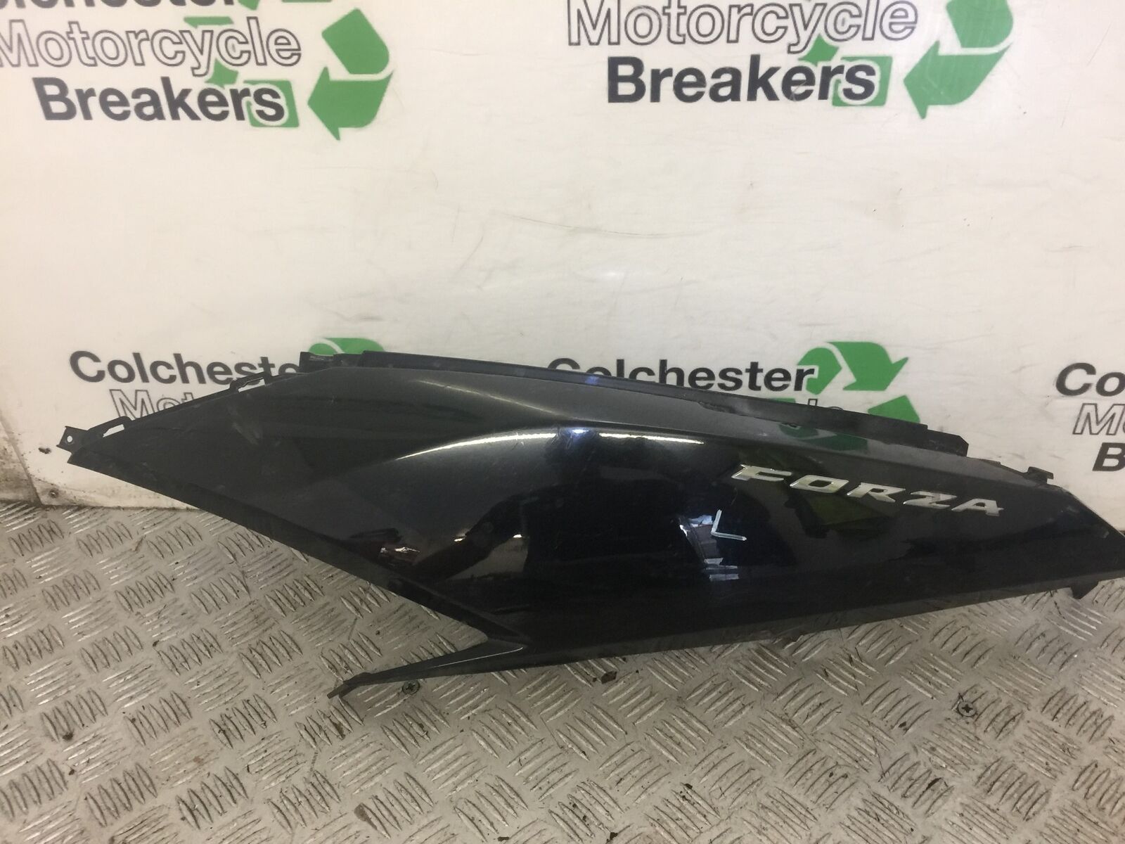 HONDA FORZA 125 LEFT SEAT PANEL YEAR 2015 (STOCK 620)