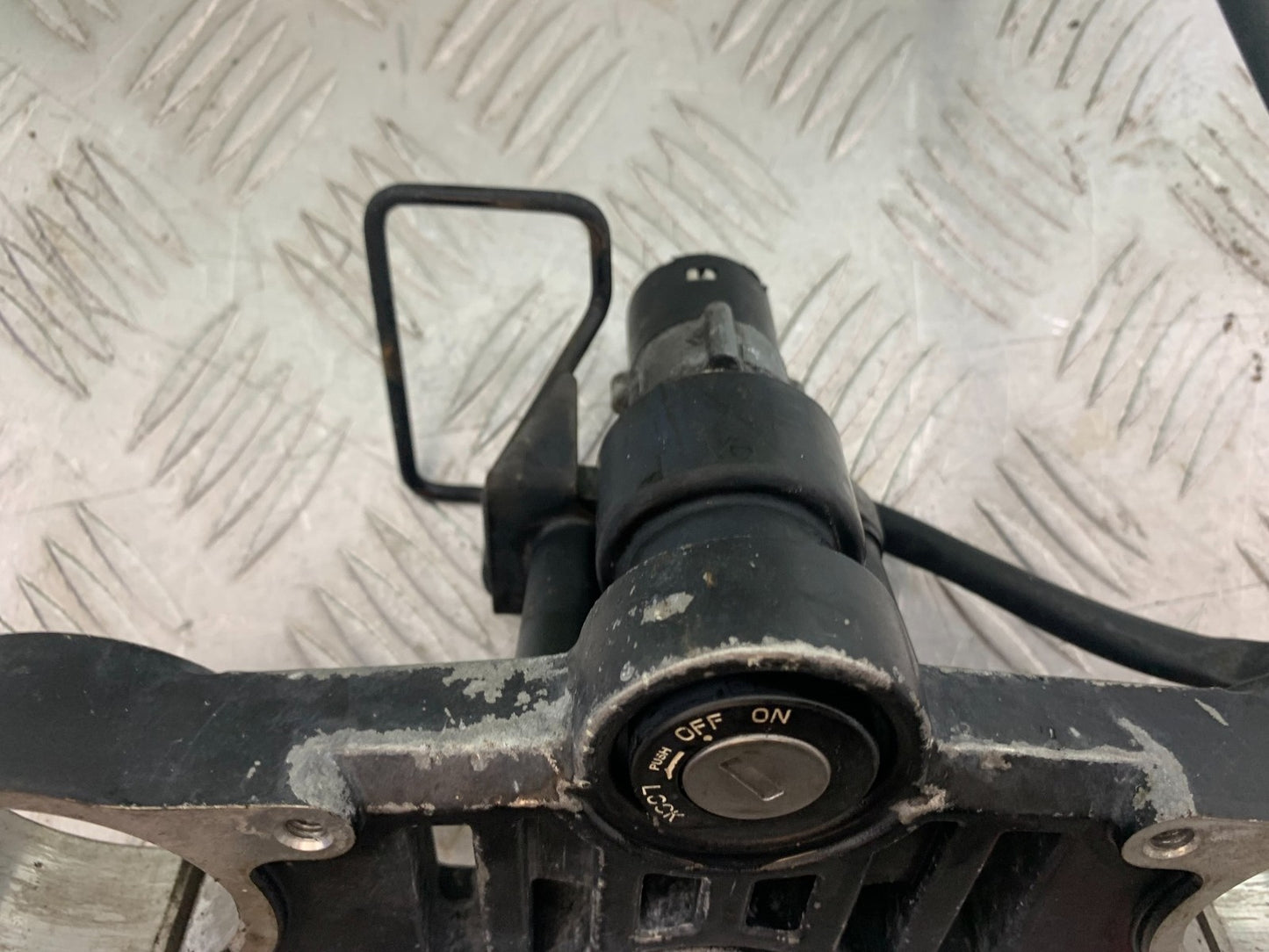 YAMAHA YZF-R125 YZF 125 LOCKS KEY TOP YOKE   YEAR 2019-2022 (CMB1263)