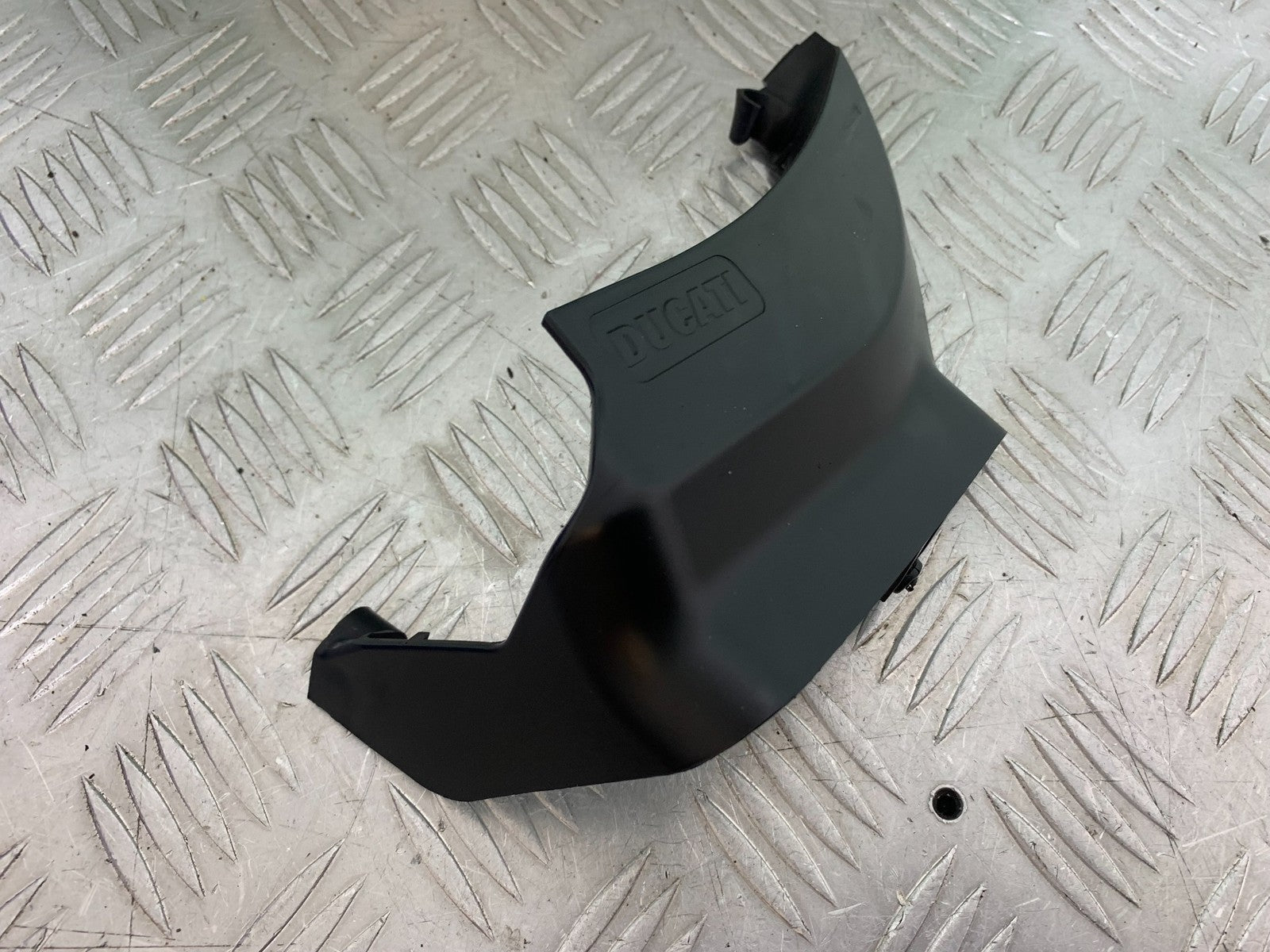 DUCATI 1299 PANIGALE RIGHT INFILL COVER    YEAR 2016 (CMB 1187)