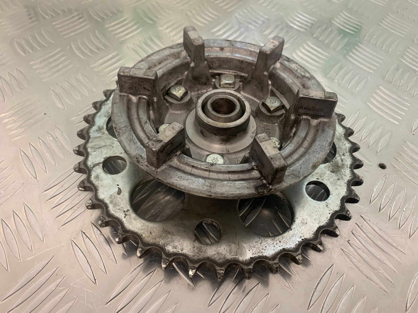 SUZUKI GS750 E GS 750E SPROCKET CARRIER   YEAR 1979  (STOCK 959)