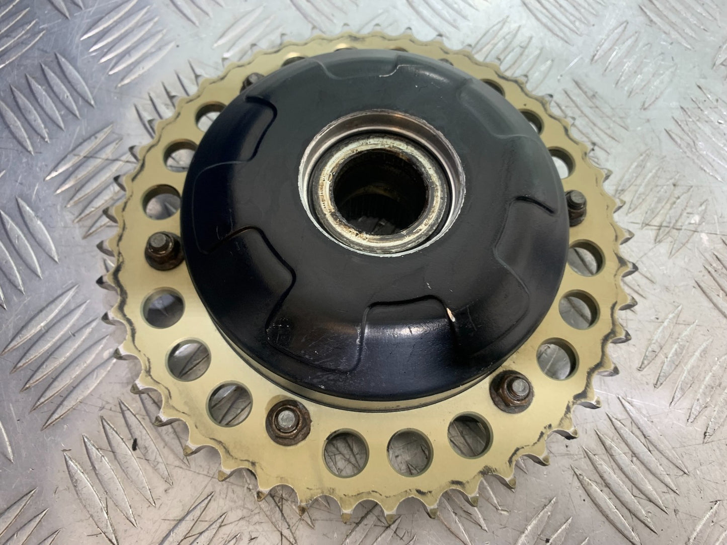 TRIUMPH 1050 SPEED TRIPLE REAR SPROCKET CARRIER  YEAR 2005-2007 (CMB1322)