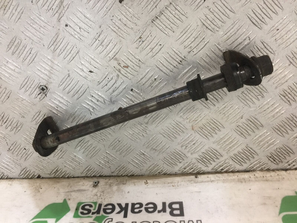 SUZUKI GSF600 GSF 600 BANDIT REAR WHEEL SPINDLE  YEAR 2002 (STOCK 852)