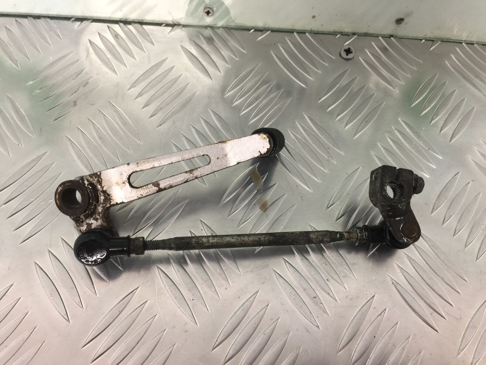 KAWASAKI Z800 Z 800 GEAR LEVER YEAR 2013-2017 (STOCK 925)