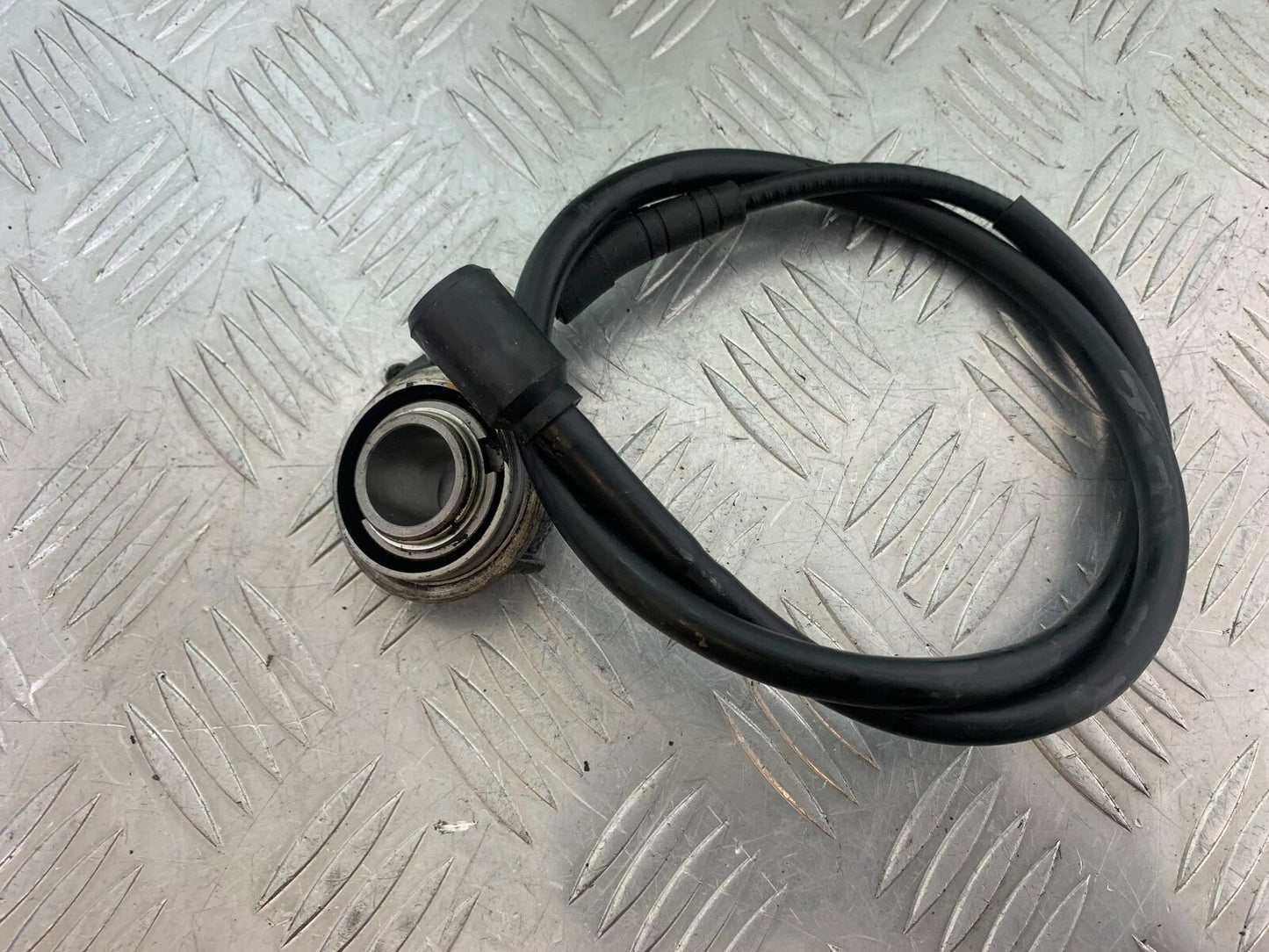 YAMAHA XJR1300 XJR 1300 SPEEDO DRIVE AND CABLE   YEAR  1999-2003 (CMB1119)