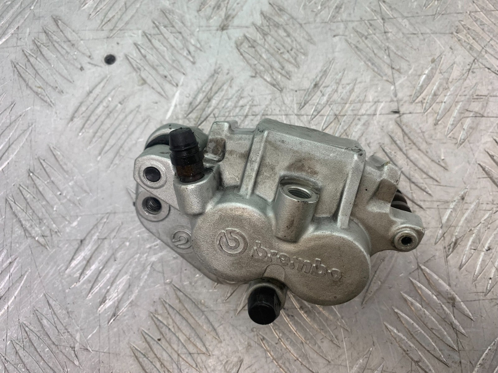 APRILIA 650 PAGASO STRADA FRONT BRAKE CALIPER  YEAR 2005-2010 (CMB1260)