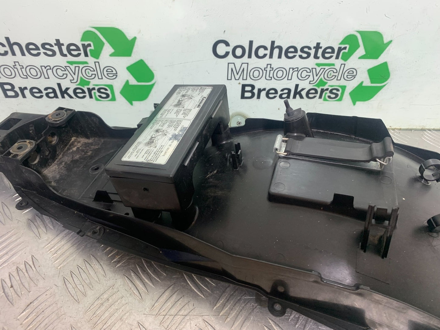 KAWASAKI GTR1400 GTR 1400 UNDERTRAY  YEAR 2007-2009 (CMB1174)