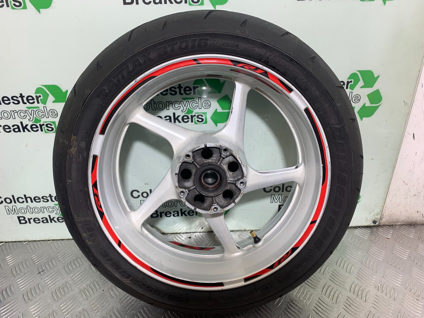 YAMAHA YZF R1 4C8 REAR WHEEL  YEAR 2007-2008 (CMB1237)