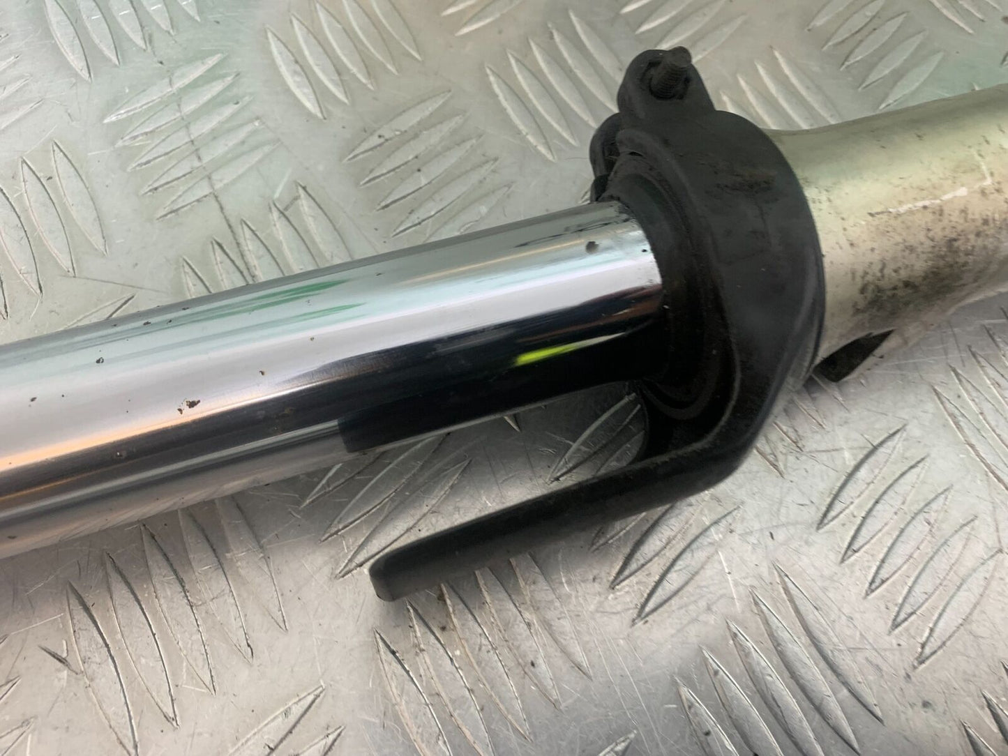 YAMAHA FJ1100 FJ 1100 FORKS   YEAR 1984-1985 (CMB1101)
