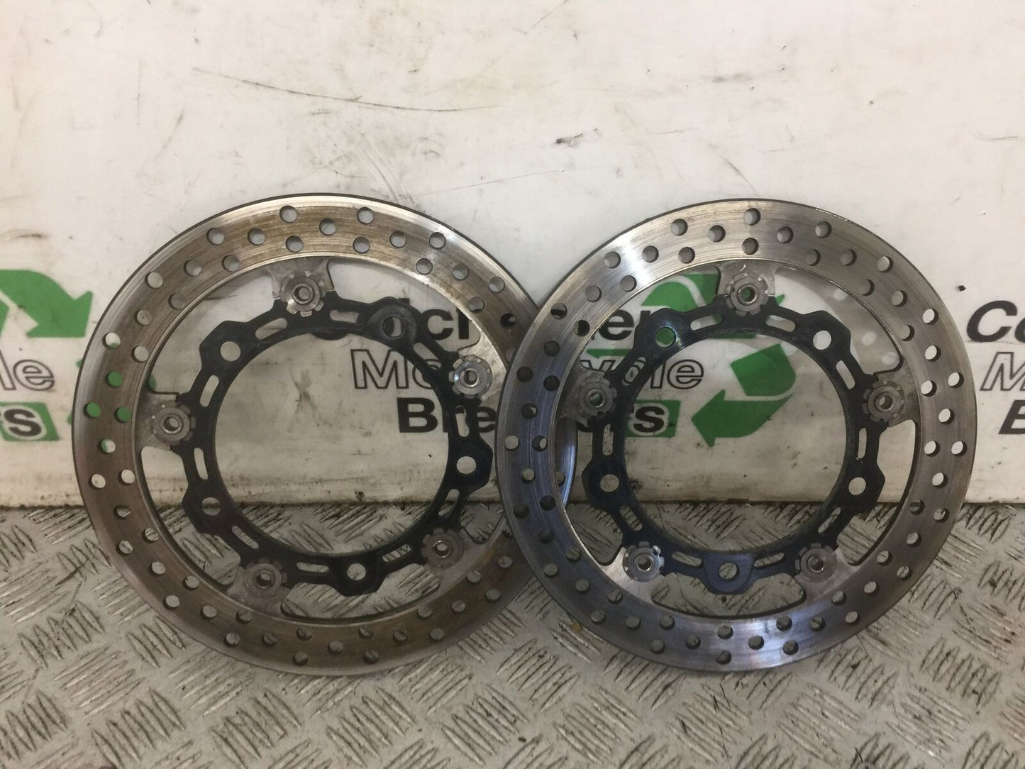 SUZUKI 650 BURGMAN FRONT BRAKE DISCS  YEAR 2014-2018 (STOCK 769)