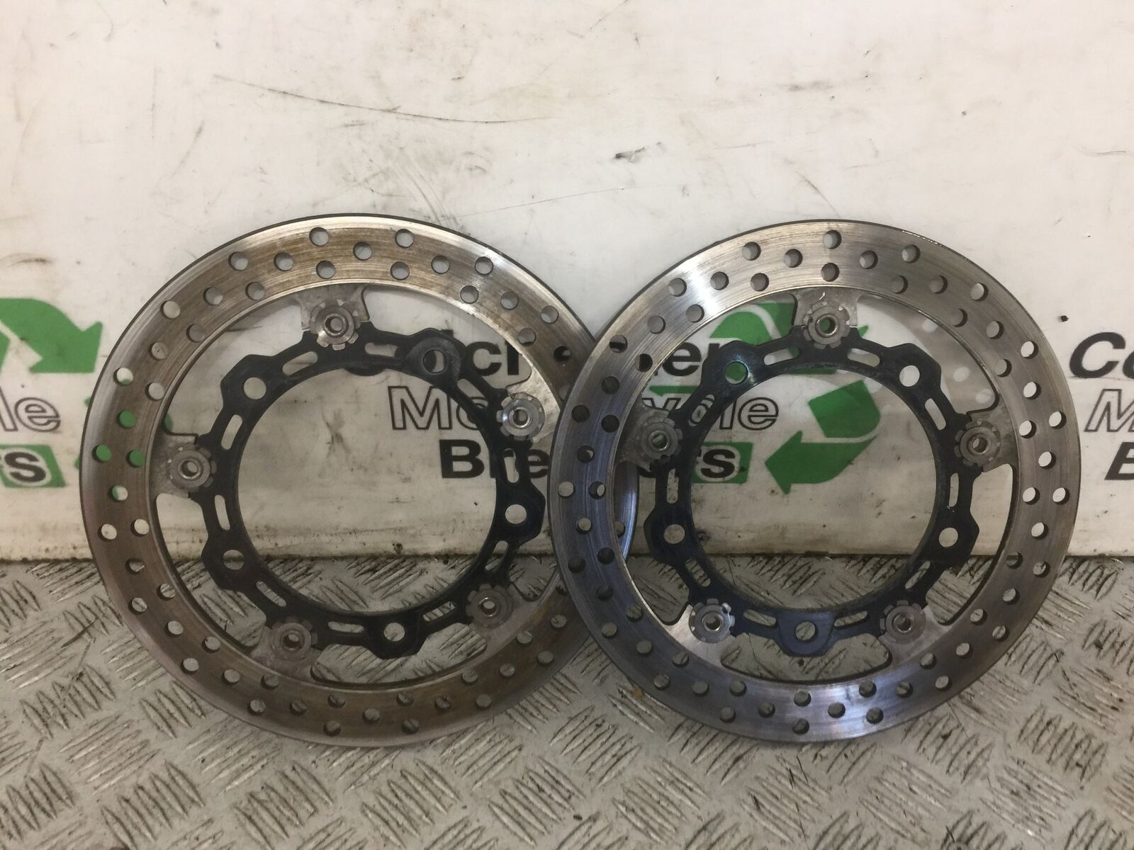 SUZUKI 650 BURGMAN FRONT BRAKE DISCS  YEAR 2014-2018 (STOCK 769)