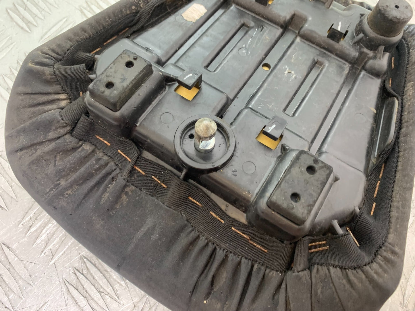 ROYAL ENFIELD HIMALAYAN 411 REAR SEAT YEAR 2018-2023 (CMB1322)