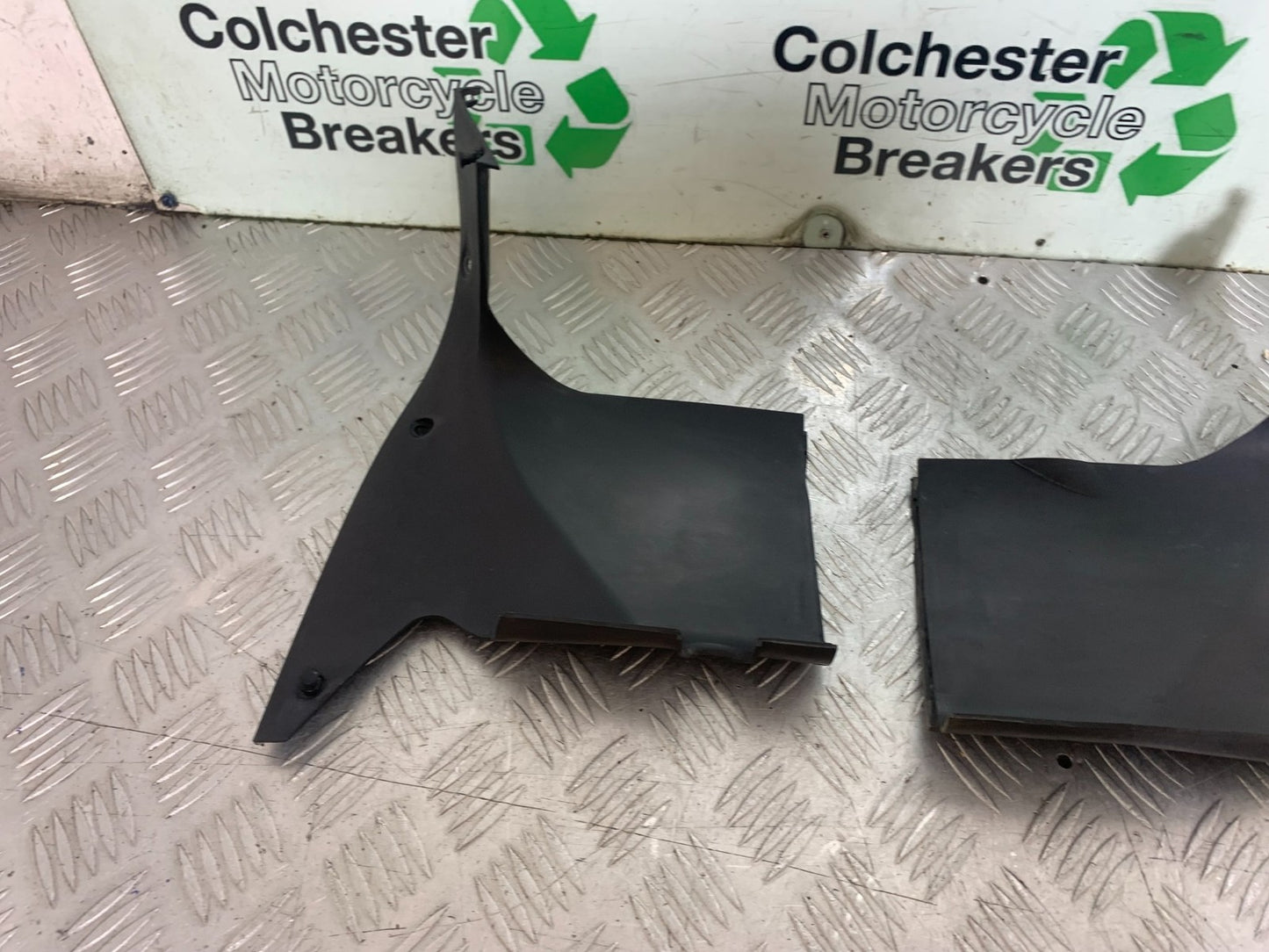HONDA NT650 V DEAUVILLE LEFT & RIGHT INNER INFILLS YEAR 1998-01 (CMB1320)