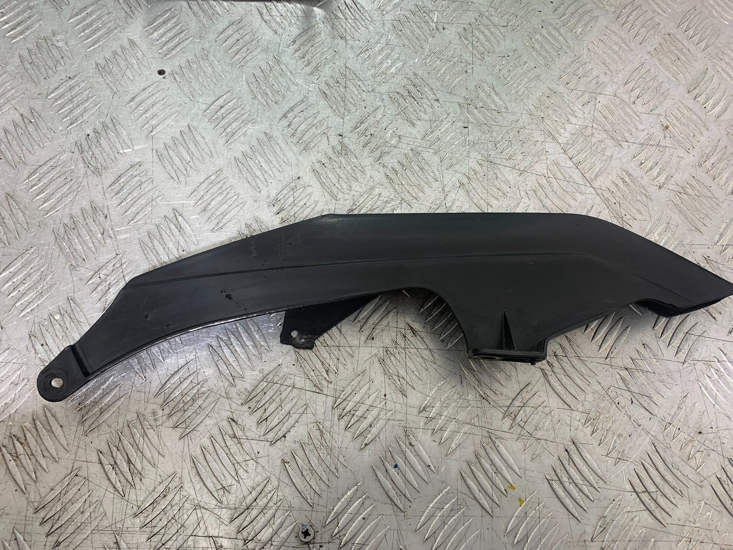 KAWASAKI ZZR1100 D CHAIN GUARD  YEAR 1993-2001 (CMB1289)