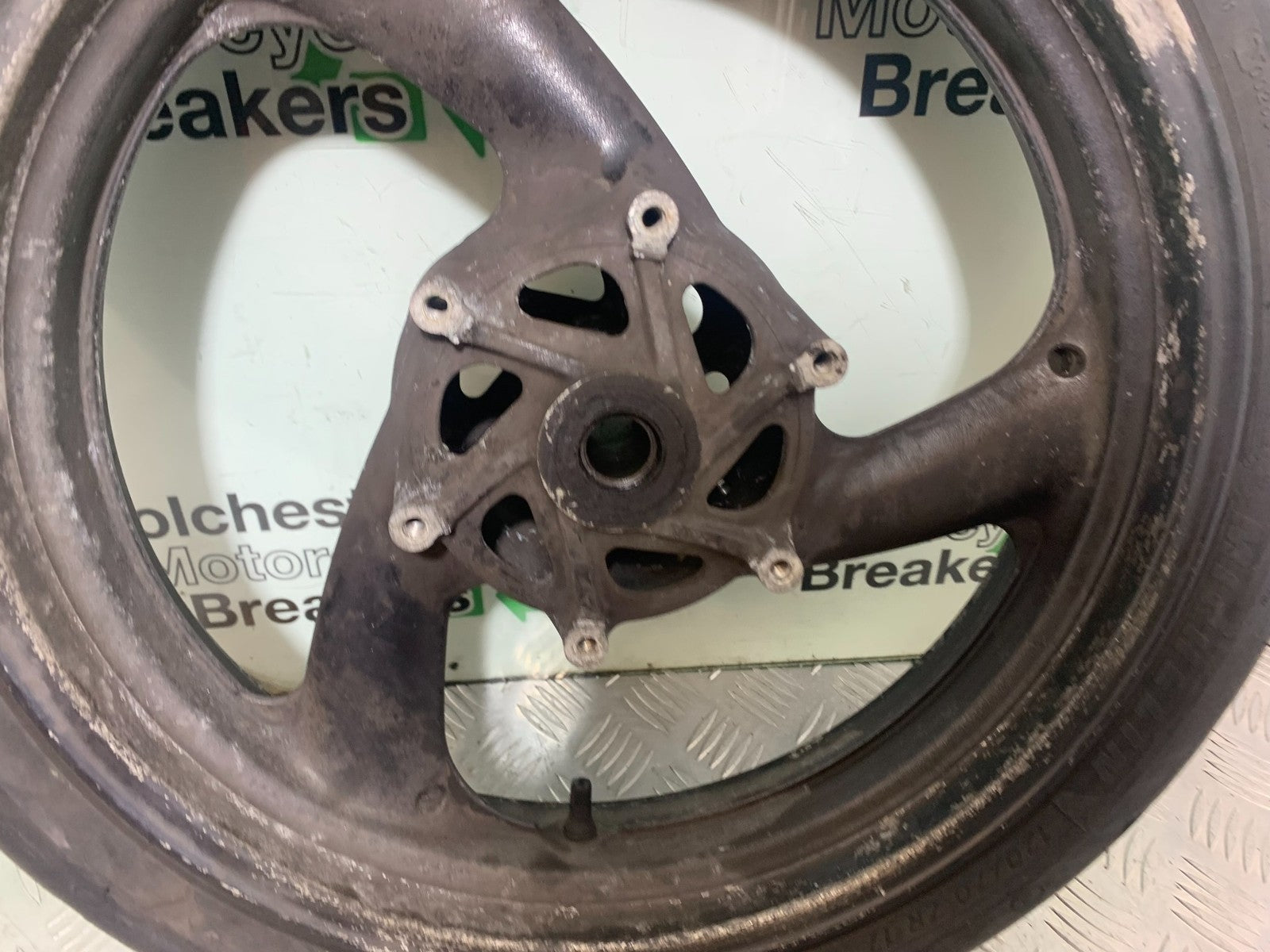 YAMAHA YZF1000 THUNDERACE FRONT WHEEL (GOOD TYRE) YEAR 1997-2000 (CMB1204)
