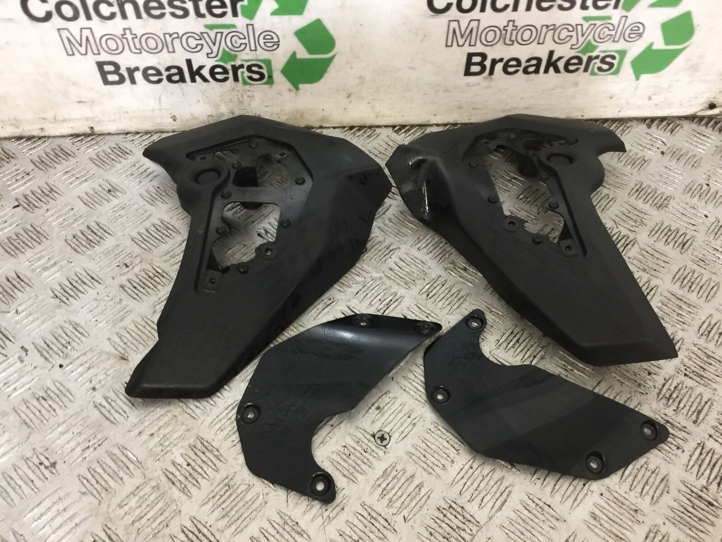 KAWASAKI VN 650 VULCAN LEFT & RIGHT INFILLS  YEAR 2017-2021 (STOCK 811)