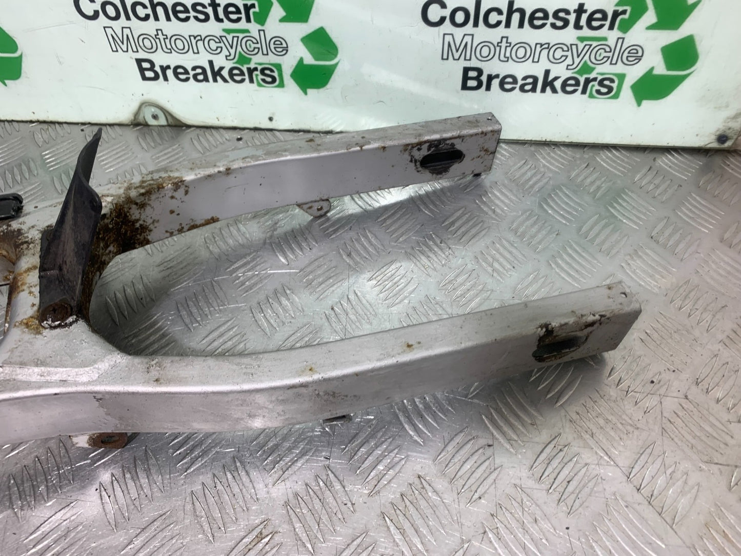 SUZUKI GS500 GS 500 SWINGARM  YEAR 2001-2008 (CMB1254)