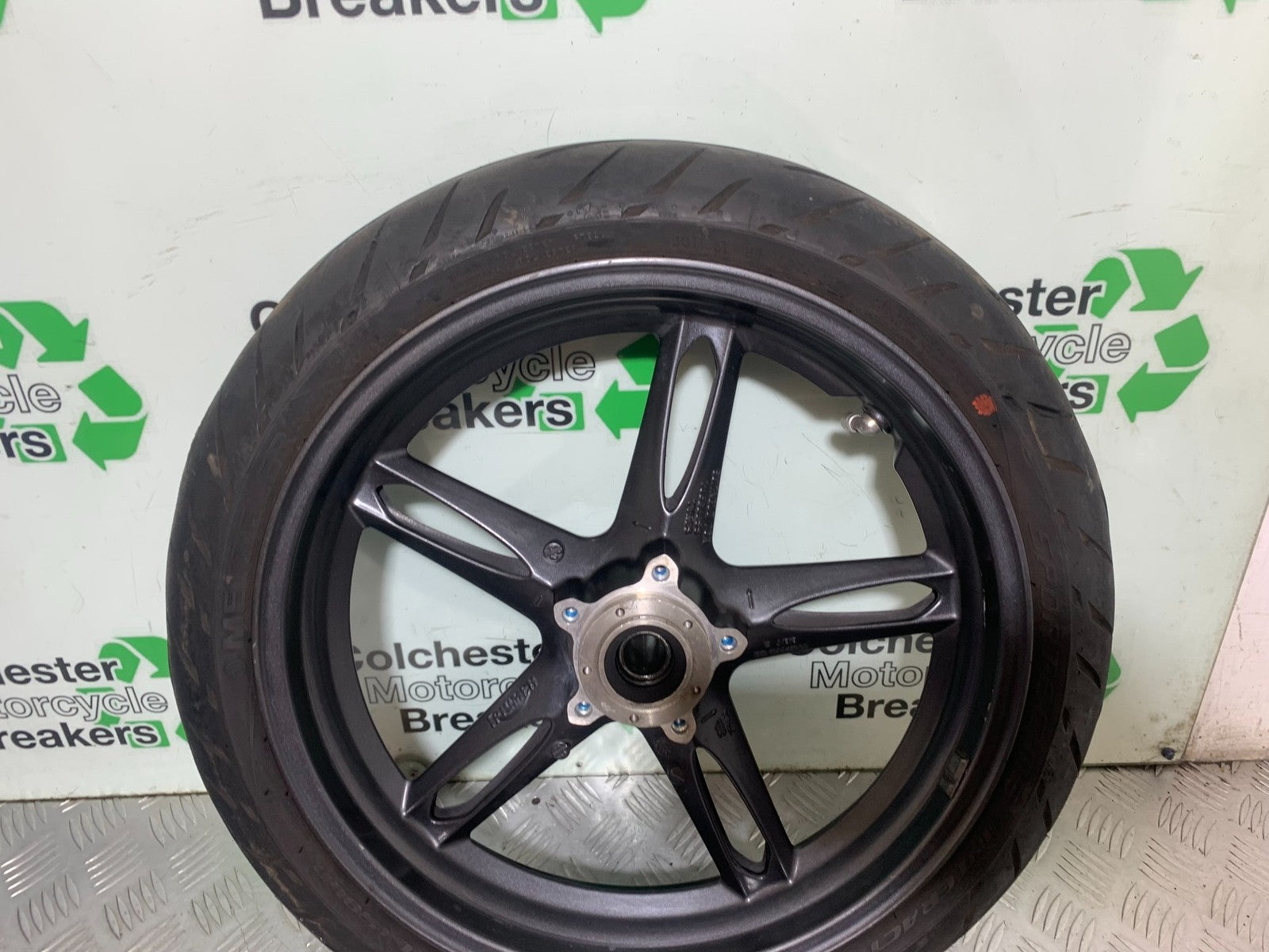 TRIUMPH 1050 SPEED TRIPLE FRONT WHEEL   YEAR 2005-2007 (CMB1322)