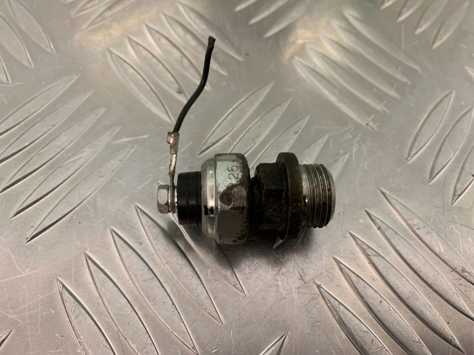 HONDA CB500 f CB500F OIL SWITCH   YEAR 2022 (STOCK 951)
