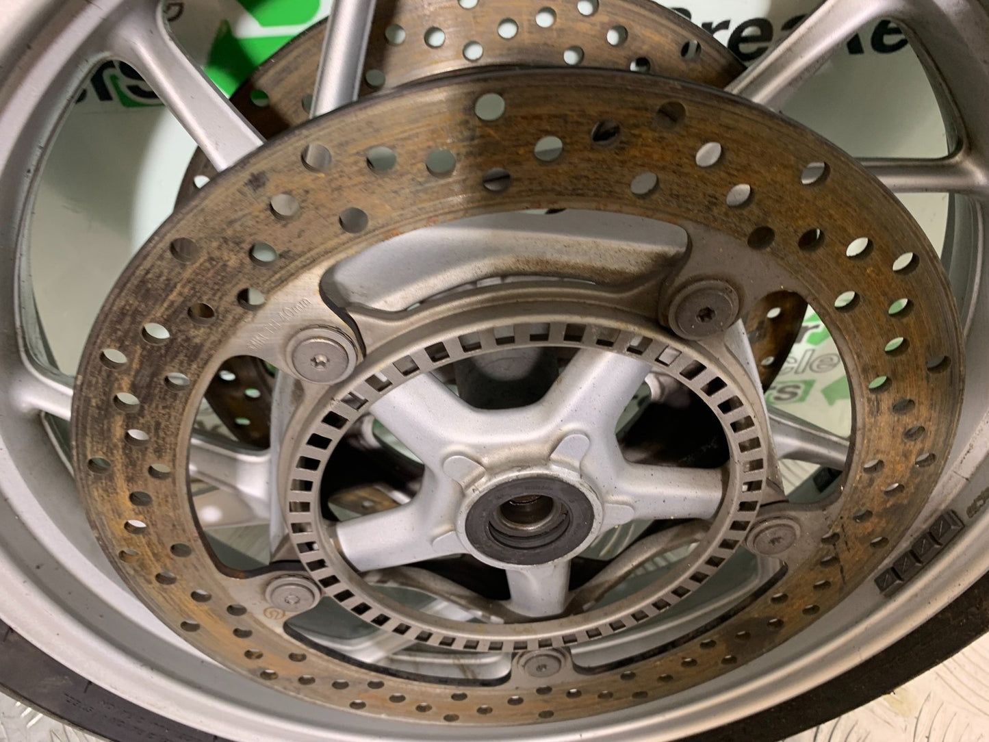 BMW F800 GT FRONT WHEEL AND DISCS  YEAR 2013-2017 (CMB1248)