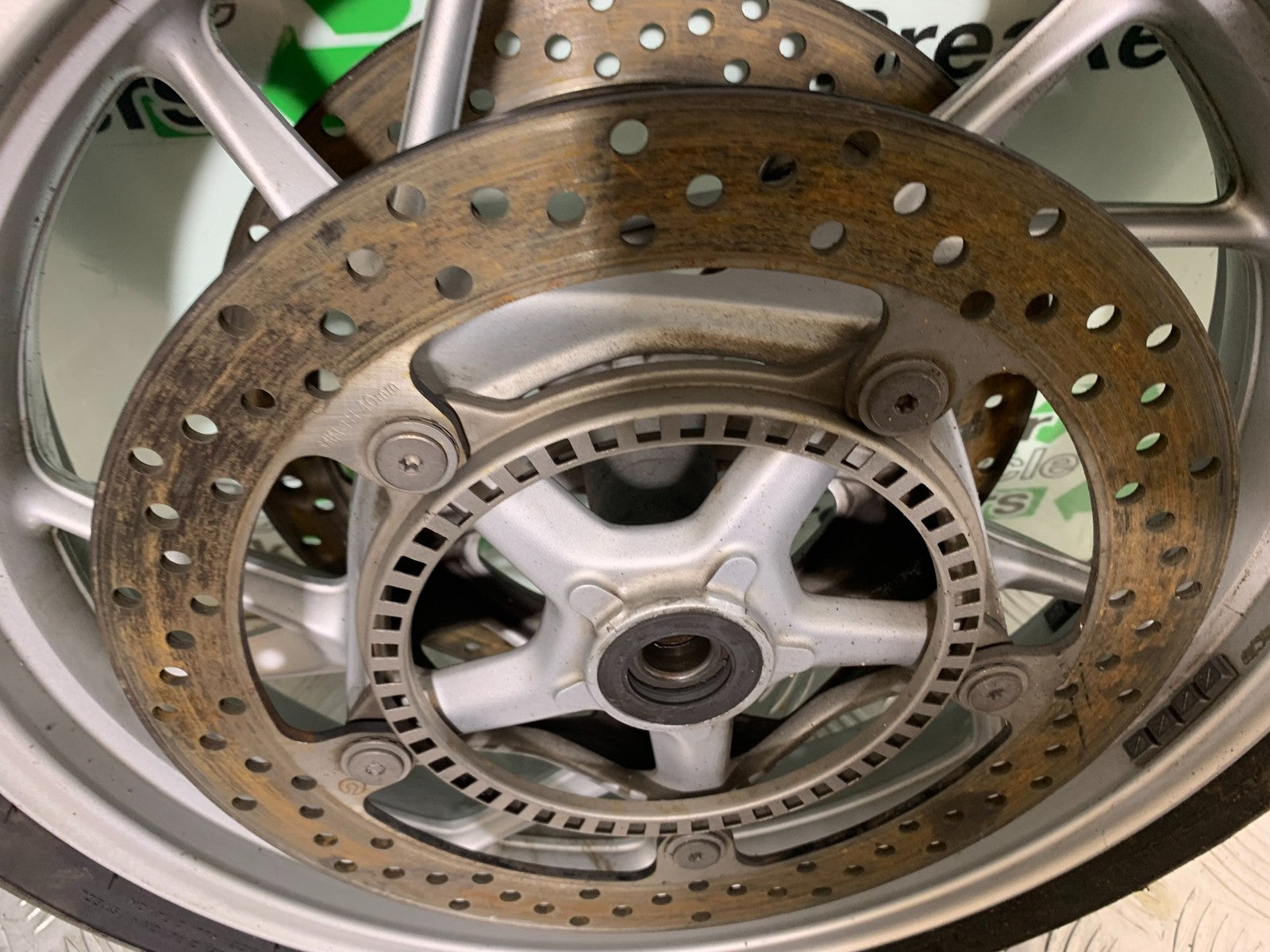 BMW F800 GT FRONT WHEEL AND DISCS  YEAR 2013-2017 (CMB1248)