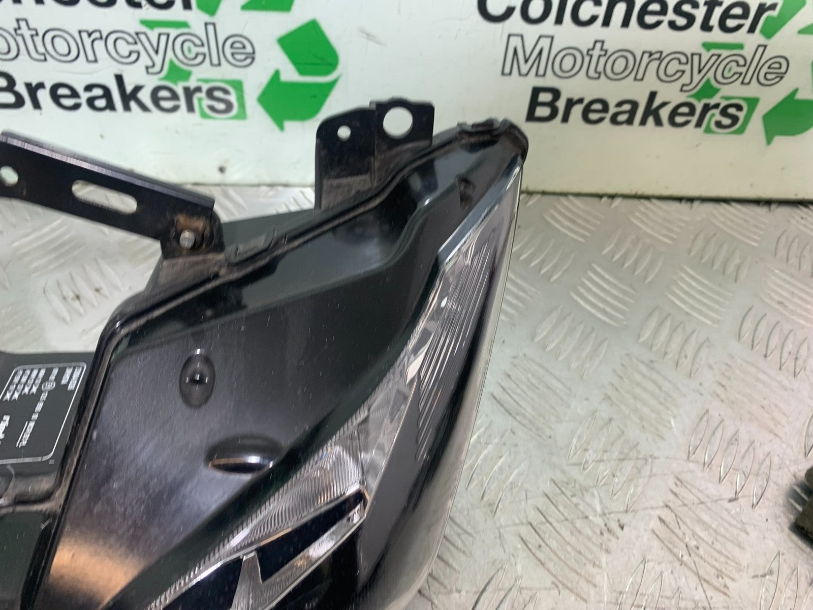 KAWASAKI 650 VERSYS HEADLIGHT YEAR 2015-2018 (CMB1288)