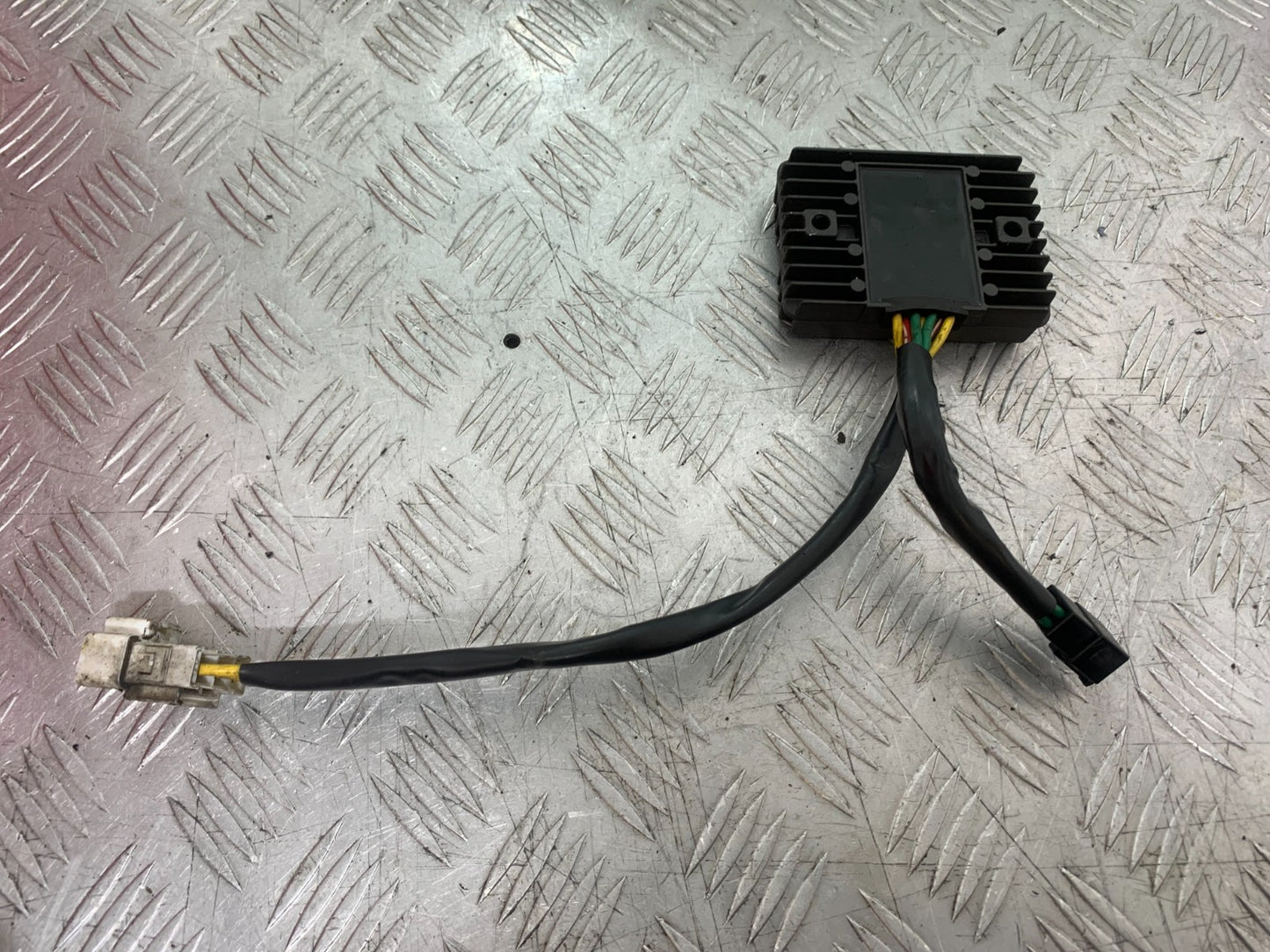 APRILIA TUONO 1000 V4R REGULATOR   YEAR 2011-13  (CMB1331)