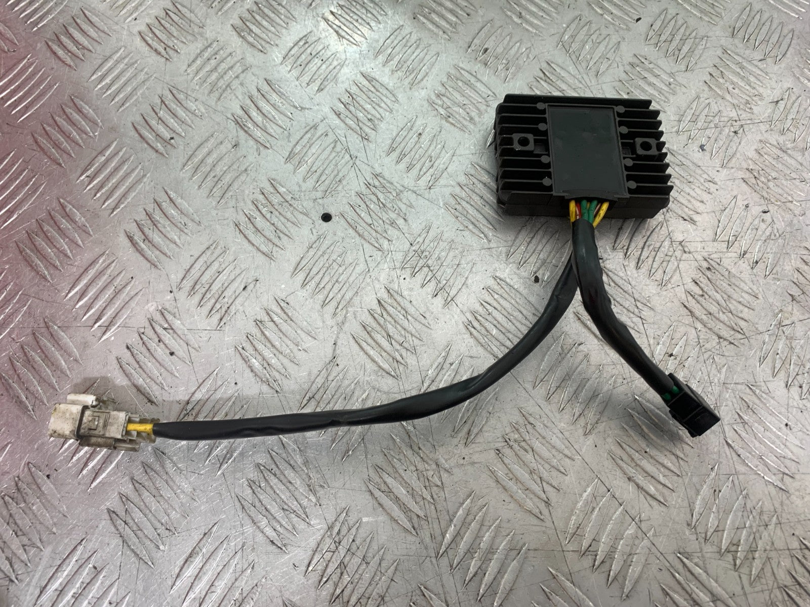 APRILIA TUONO 1000 V4R REGULATOR   YEAR 2011-13  (CMB1331)