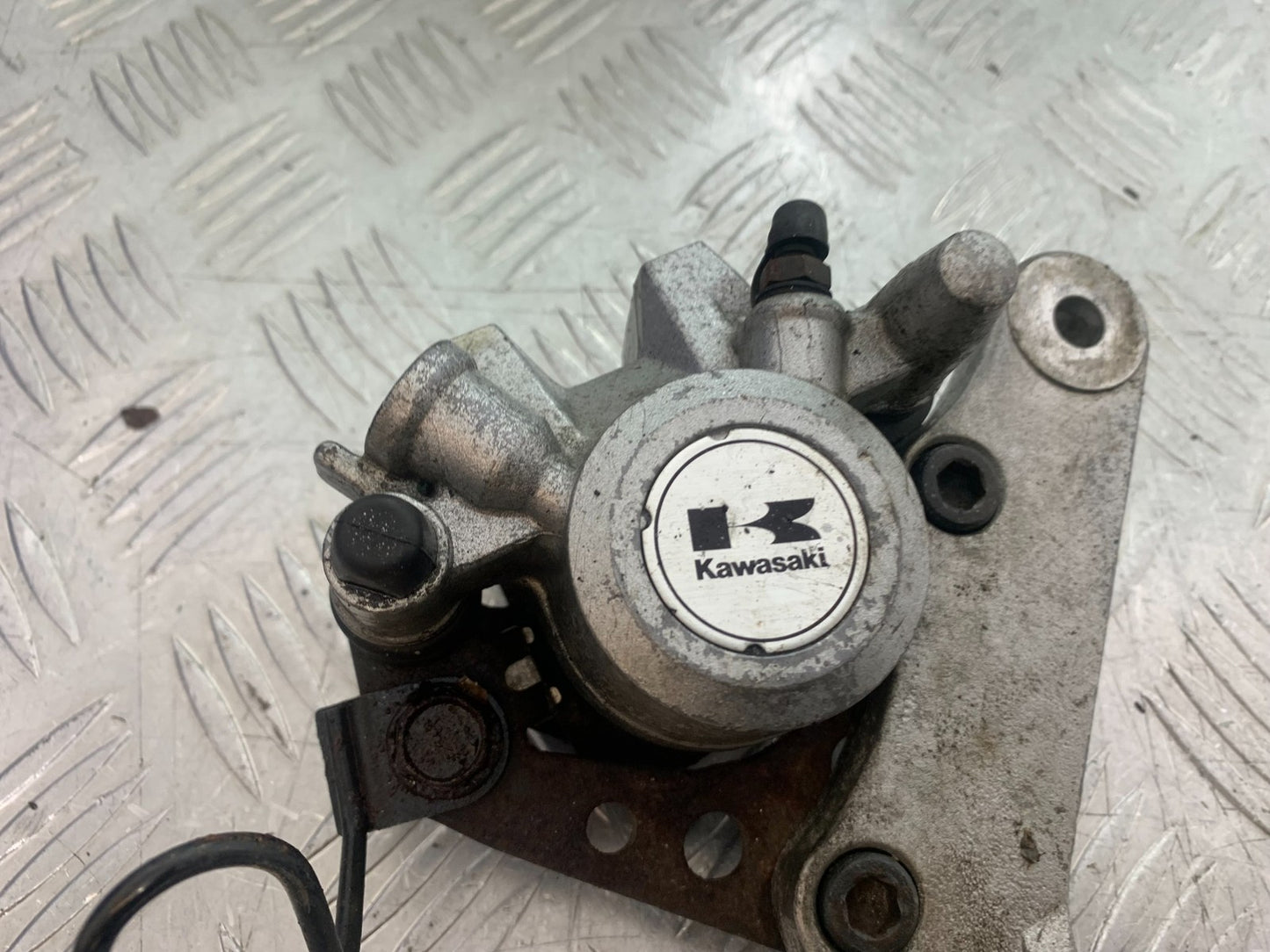 KAWASAKI GPZ600 GPZ 600 REAR BRAKE CALIPER  YEAR 1988-90 (CMB1258)