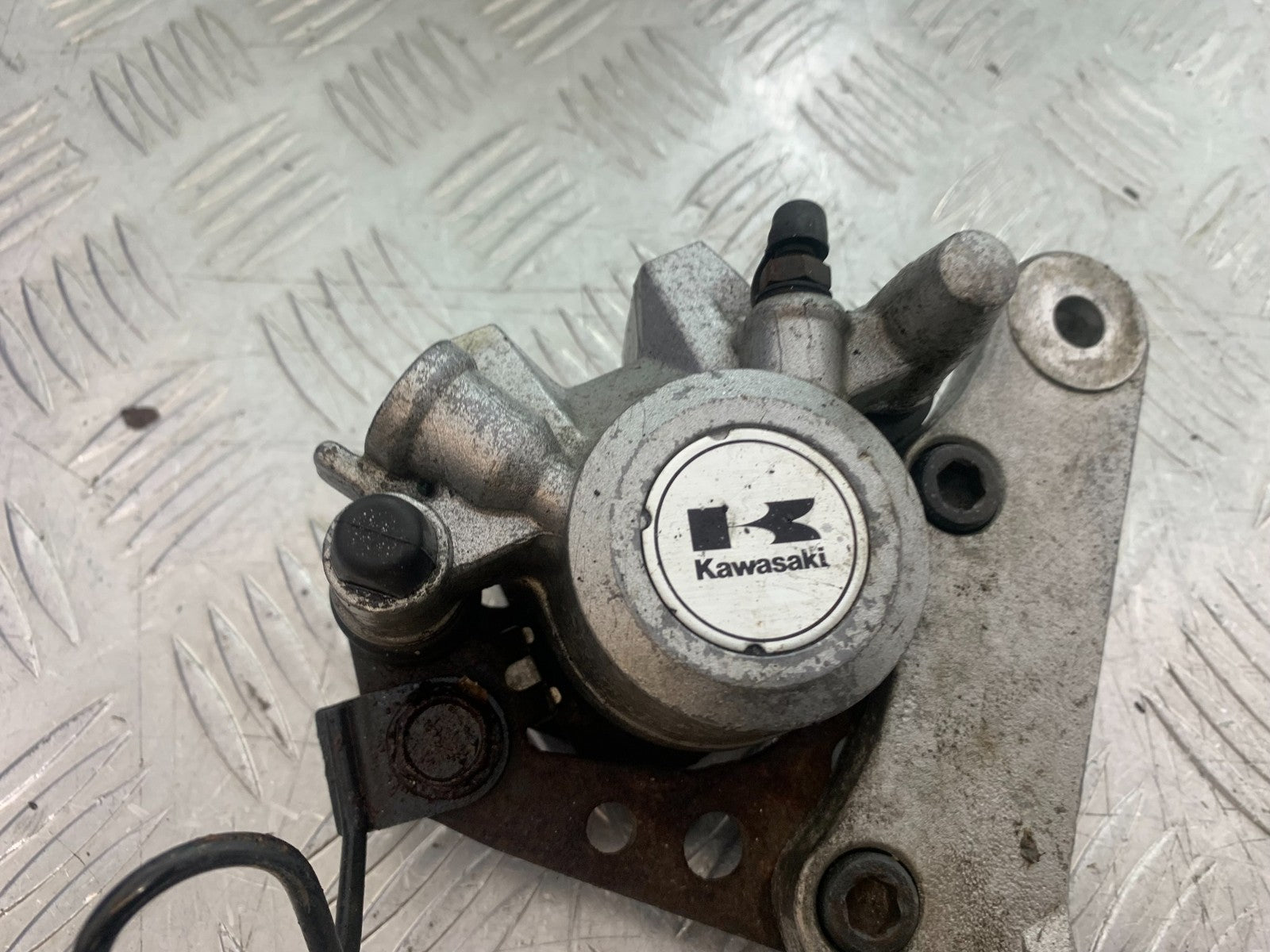 KAWASAKI GPZ600 GPZ 600 REAR BRAKE CALIPER  YEAR 1988-90 (CMB1258)