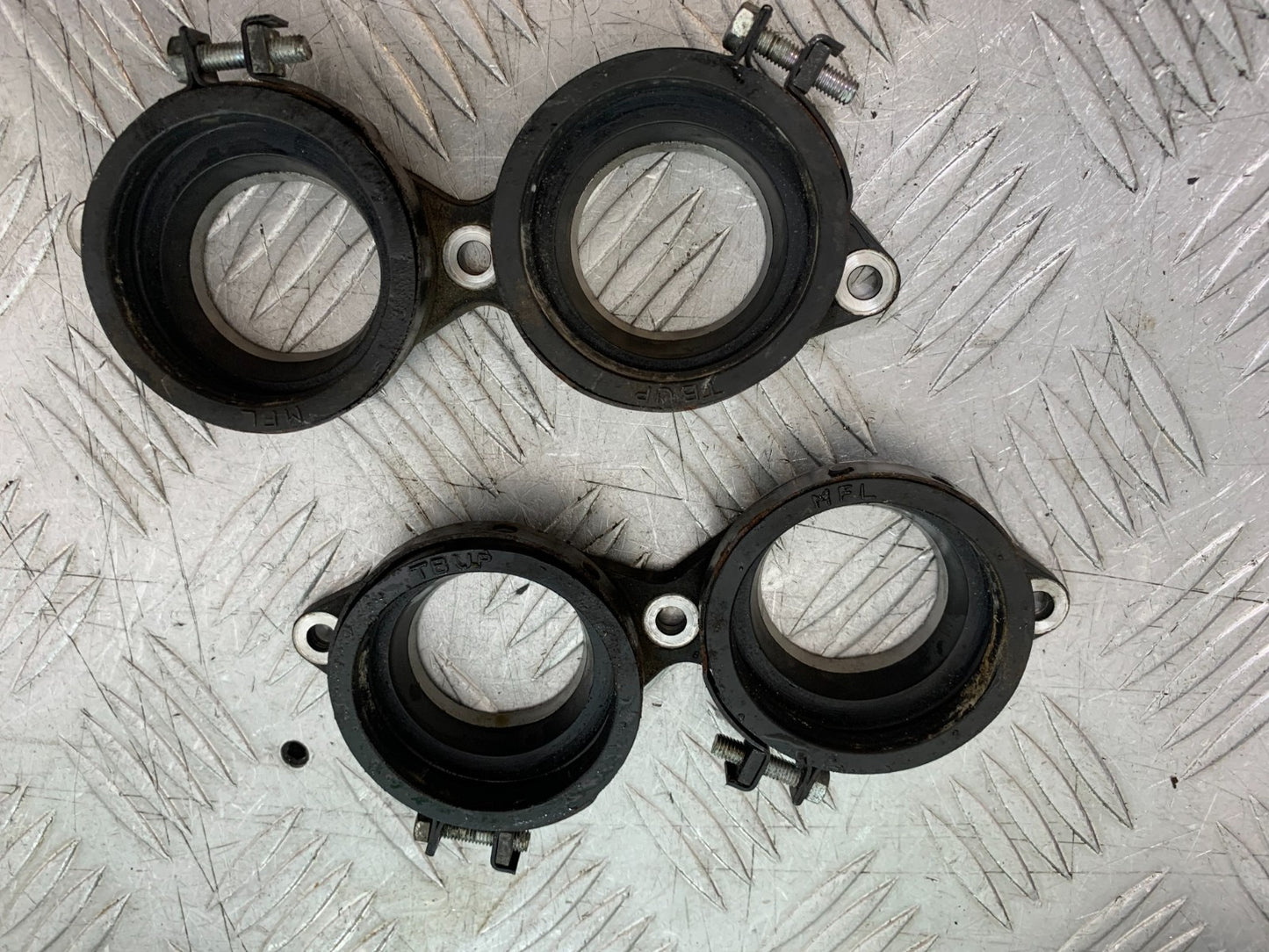HONDA CBR1000 RR CARB RUBBERS  YEAR 2008-2011  (CMB1330)