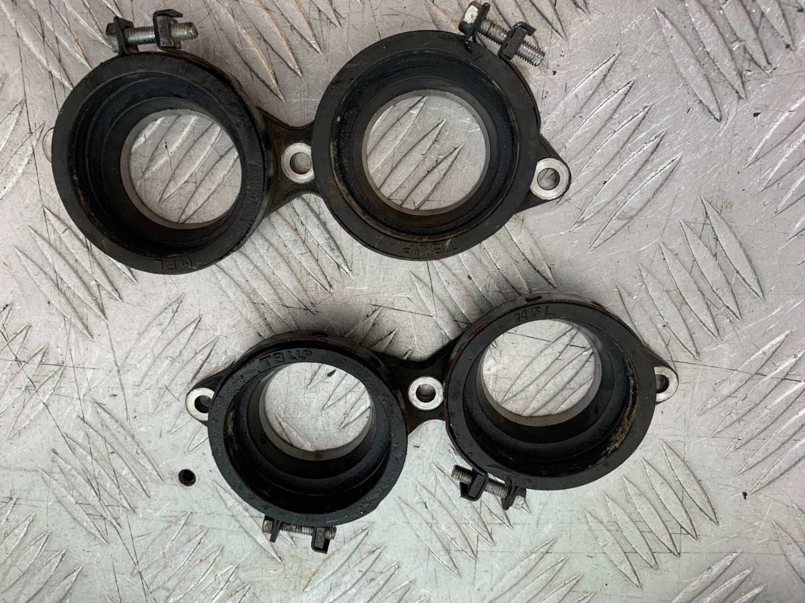 HONDA CBR1000 RR CARB RUBBERS  YEAR 2008-2011  (CMB1330)