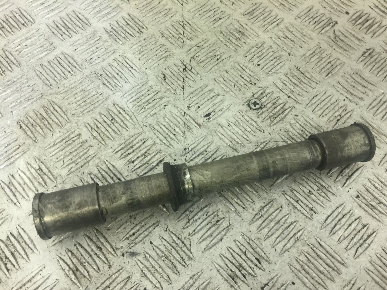 KAWASAKI ZZR1200 ZZR 1200 FRONT WHEEL SPINDLE  2002-2005 (STOCK 678)