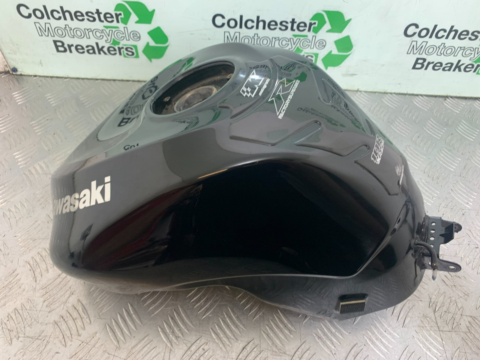 KAWASAKI ZX10R ZX10 R PETROL TANK   2008-2010 (CMB1206)