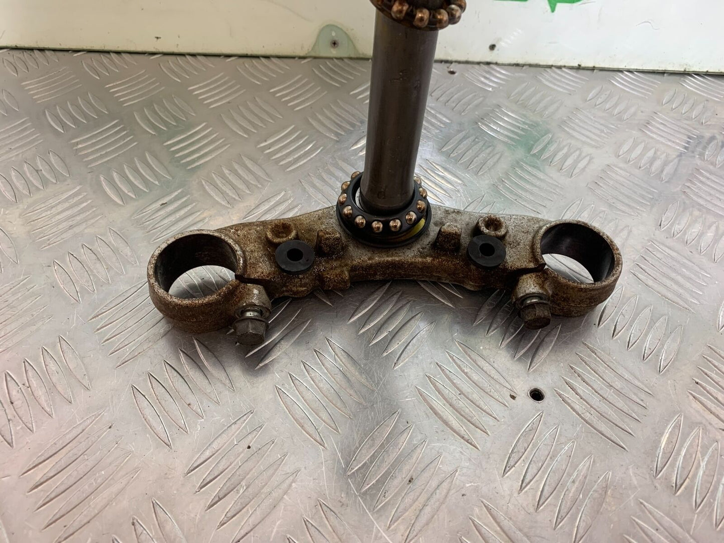 HONDA CB600 CB 600 HORNET BOTTOM YOKE  YEAR 1998-2002 (CMB1011)