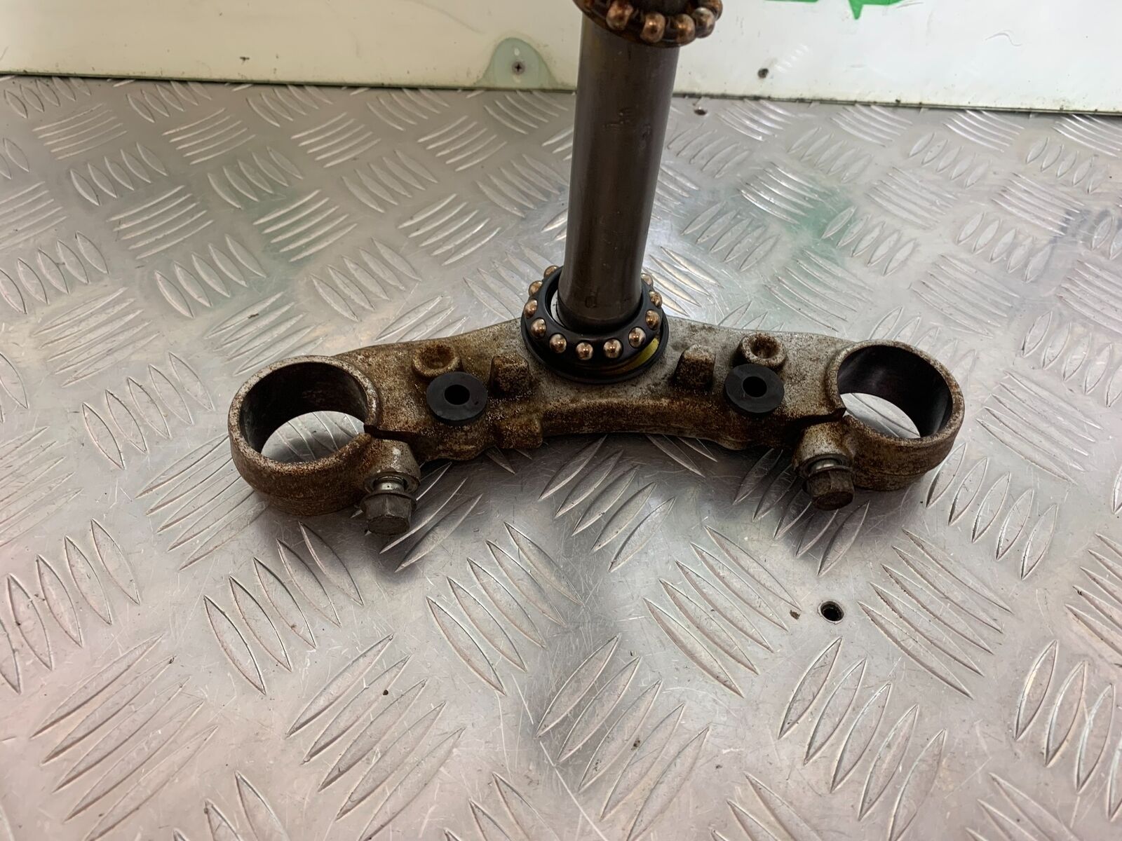 HONDA CB600 CB 600 HORNET BOTTOM YOKE  YEAR 1998-2002 (CMB1011)