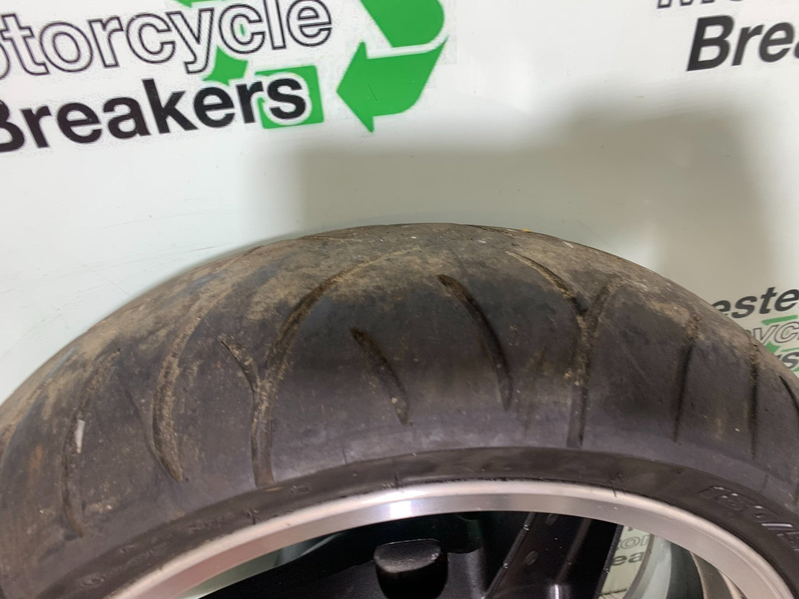 KAWASAKI ZZR1100 D REAR WHEEL  YEAR 1993-2001 (CMB1189)