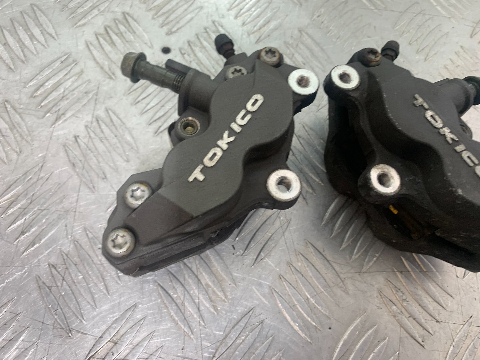 SUZUKI GSR600 GSR 600 FRONT BRAKE CALIPERS   2006-2010 (CMB1177)