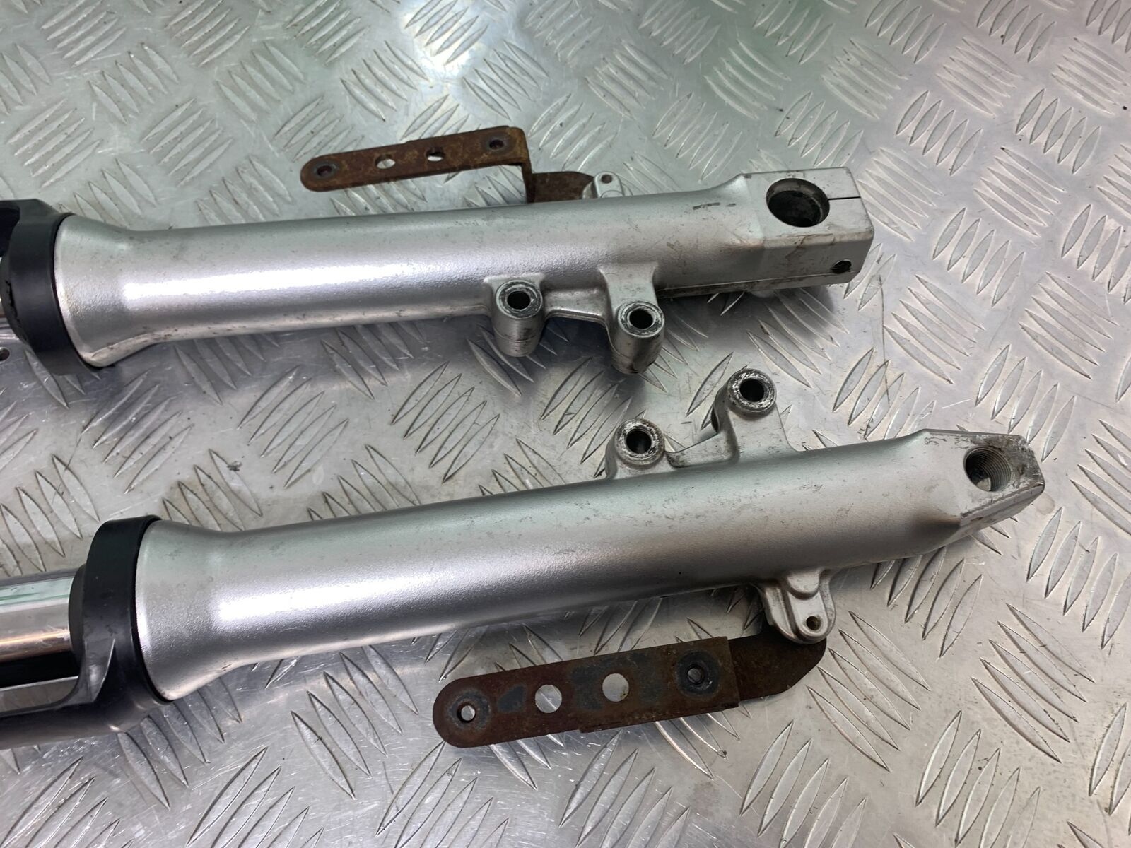 KAWASAKI ER6 N FORKS (BENT)  YEAR 2005-2008 (CMB1034)