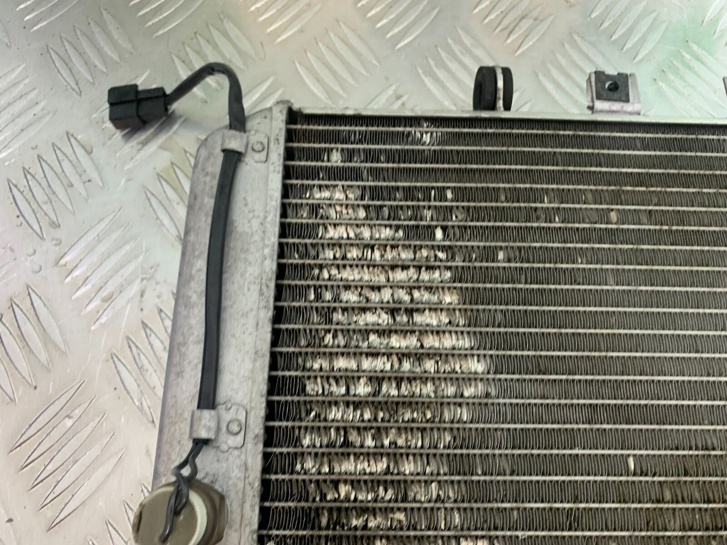 KAWASAKI ZX12R ZX12 R RADIATOR  YEAR 2000-01 (CMB1038)