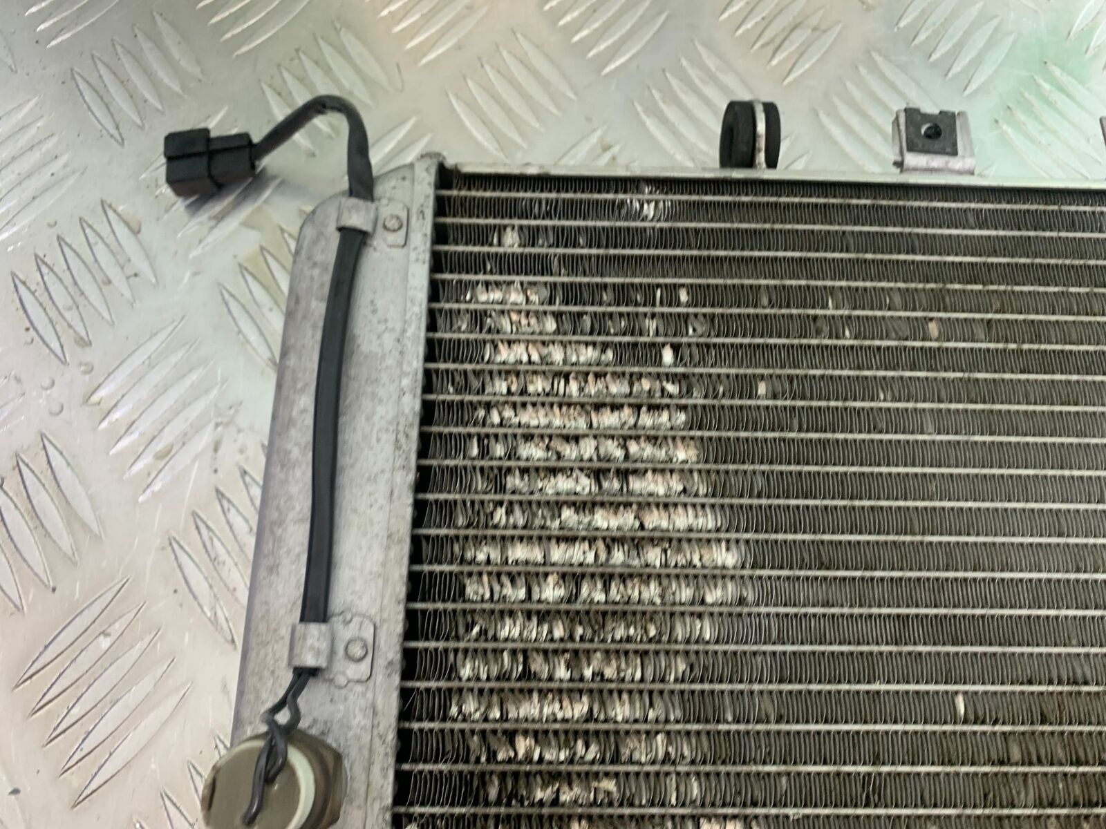 KAWASAKI ZX12R ZX12 R RADIATOR  YEAR 2000-01 (CMB1038)