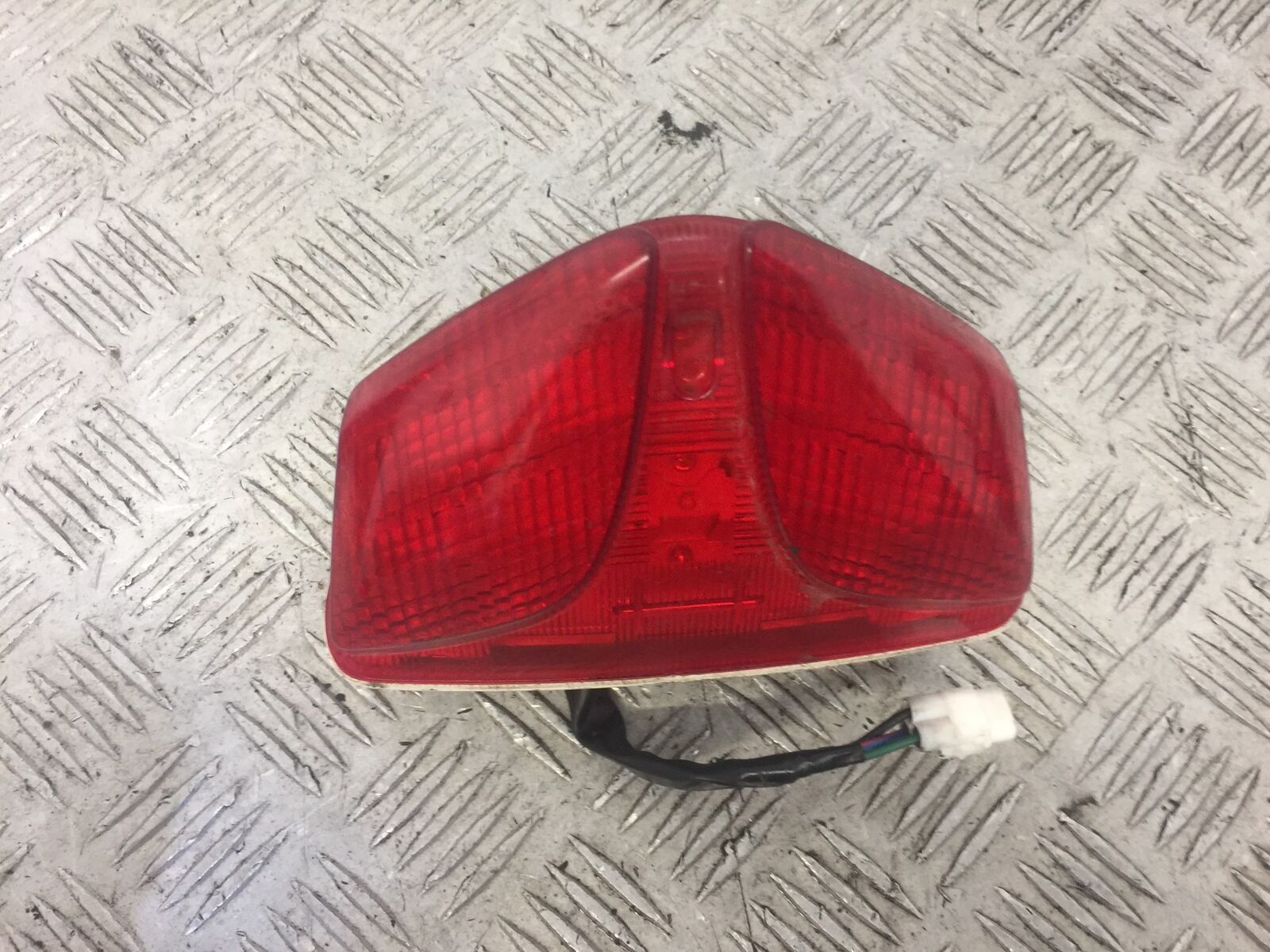SUZUKI GSXR 750 L1 REAR LIGHT  YEAR 2012-2015 (STOCK 632)
