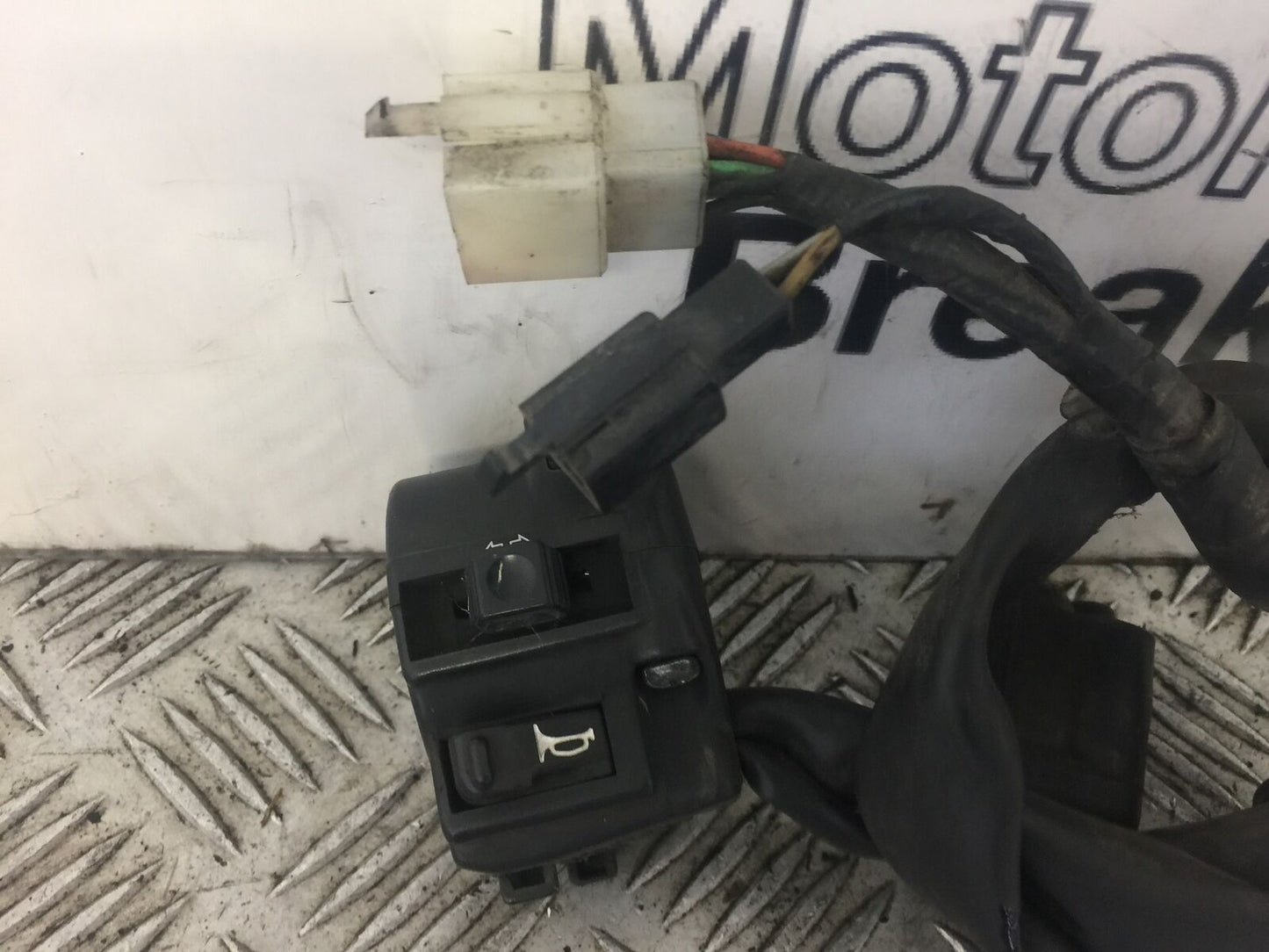HONDA CBR125 CBR 125 LEFT SWITCH GEAR  YEAR 2011-2017 (STOCK 347)