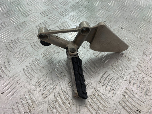 HONDA CBR1100 BLACKBIRD FRONT LEFT HANGER YEAR 1999-2005 (CMB1232)
