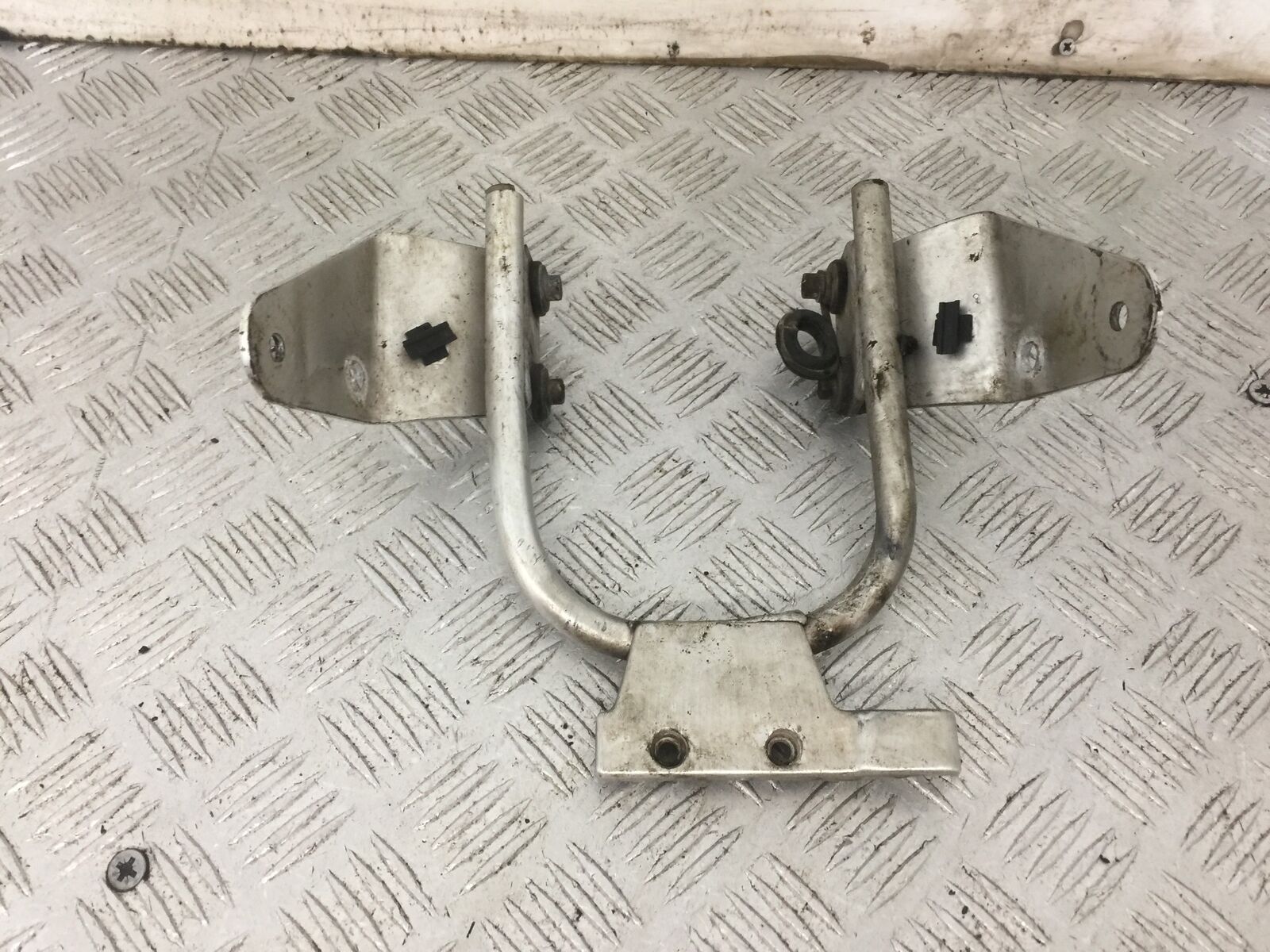 DUCATI MONSTER 600 HEADLIGHT BRACKET  YEAR 1994-2001 (STOCK 850)