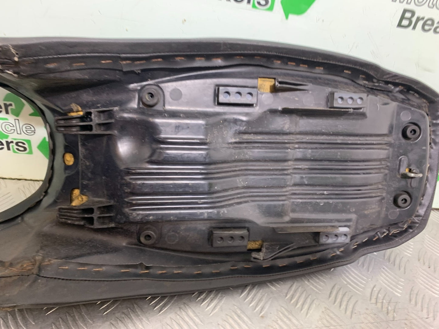 HONDA XL125 VARADERO SEAT  YEAR 2001-2006  (CMB1304)