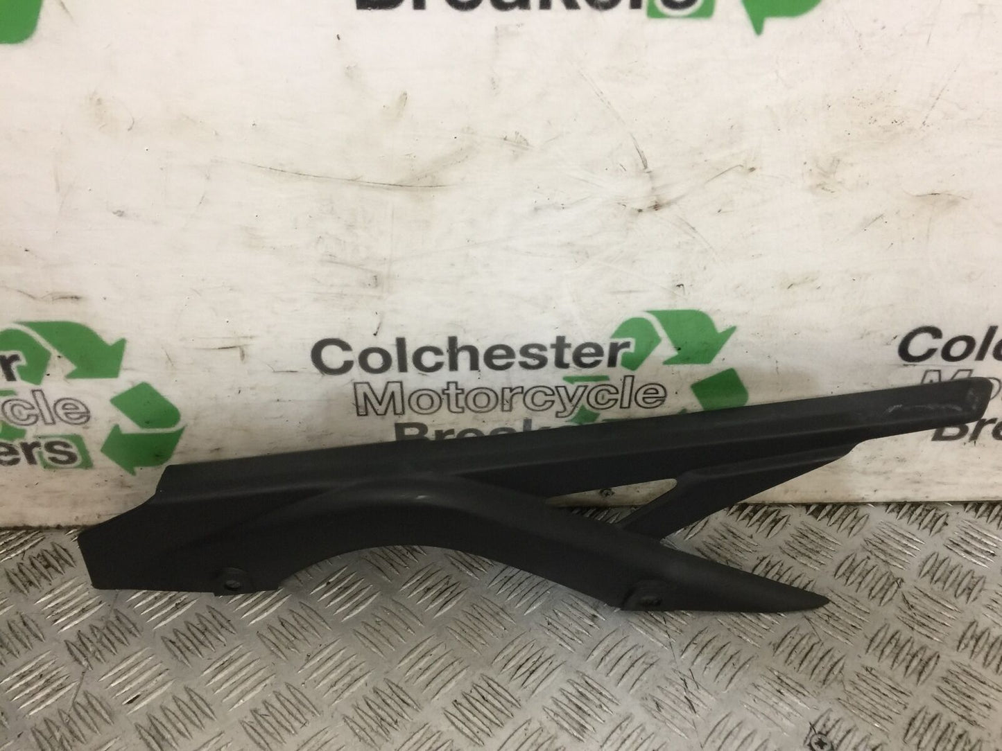 YAMAHA MT03 CHAIN GUARD YEAR 2018  (STOCK 801)