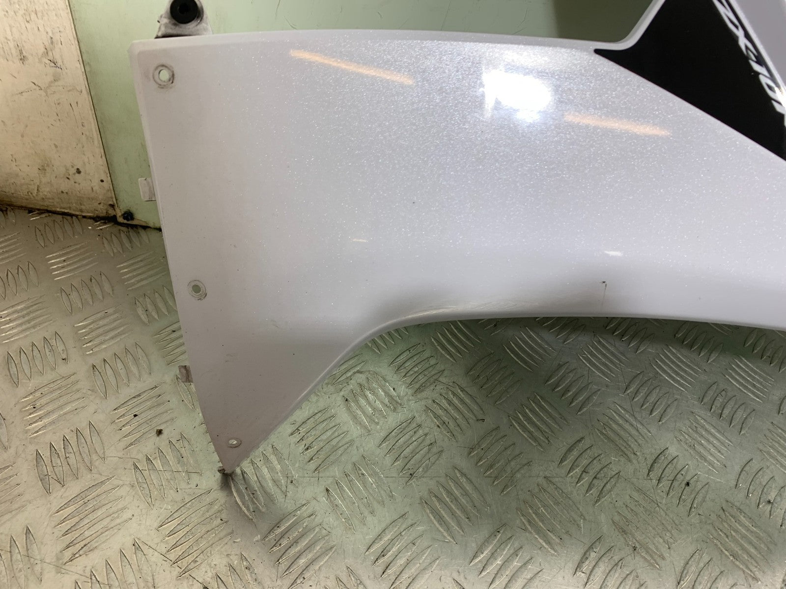 KAWASAKI ZX10R ZX10 R RIGHT FAIRING PANEL  2008-2010 (CMB1301)