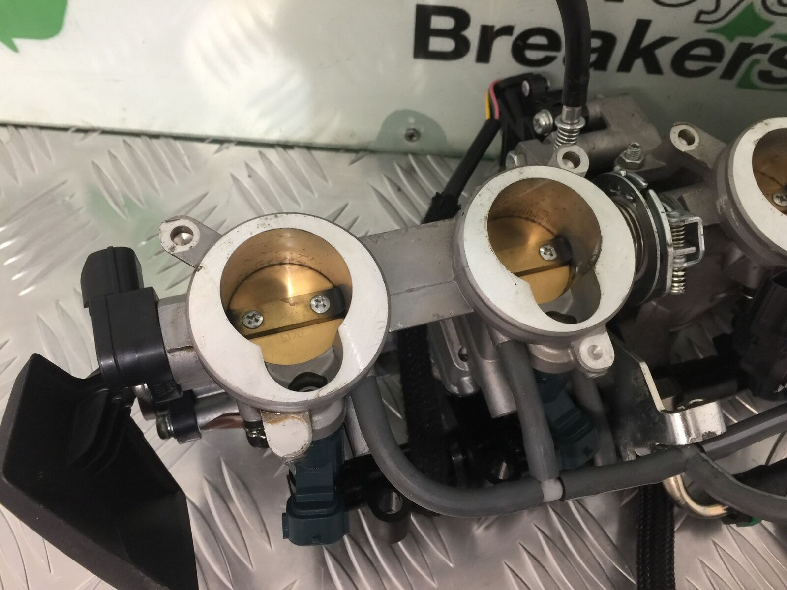 KAWASAKI Z800 Z 800 THROTTLE BODIES   YEAR 2013-2017 (STOCK 925)